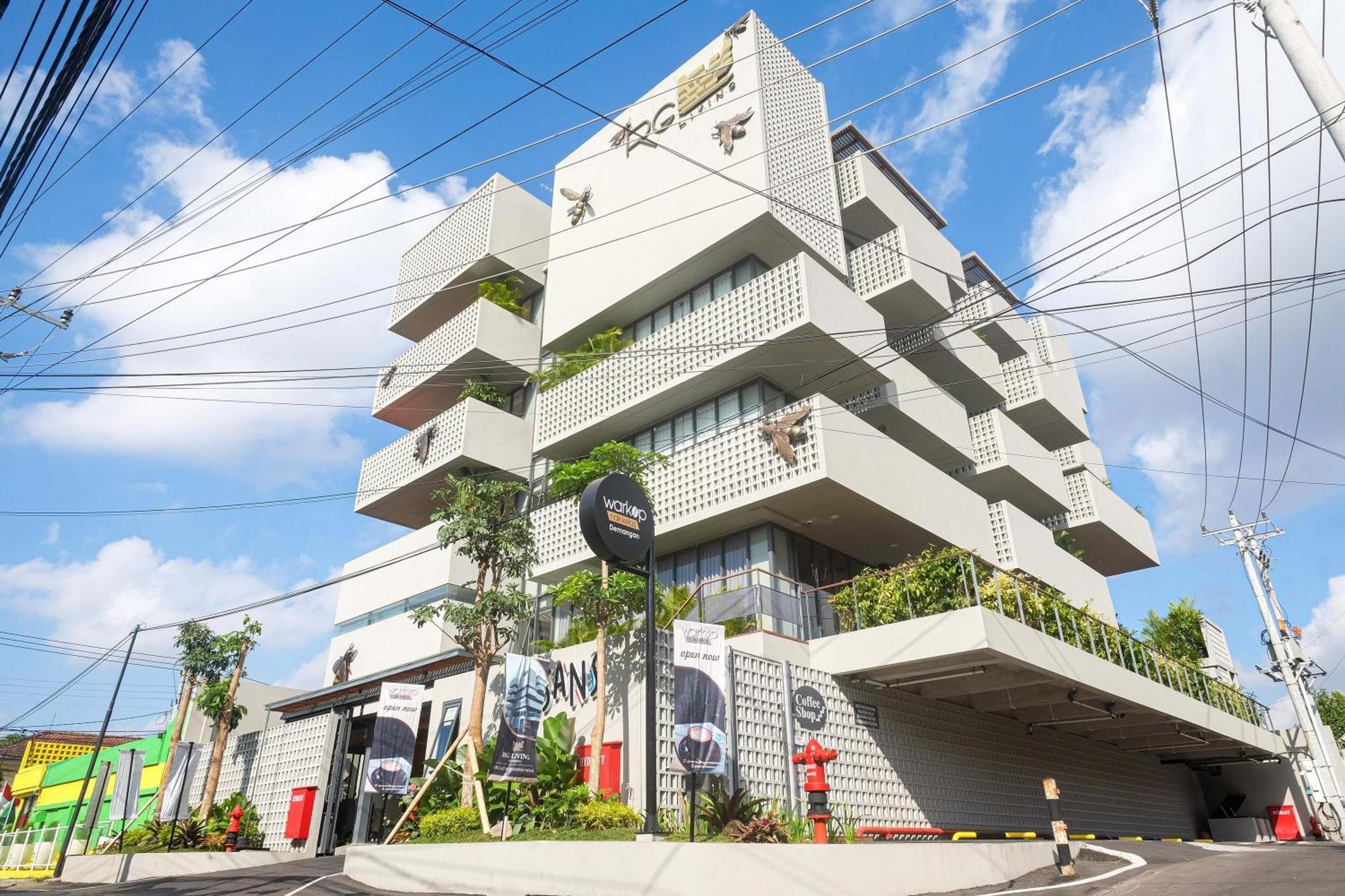 Sans Hotel Rg Living Jogja By Reddoorz Pakualaman Esterno foto