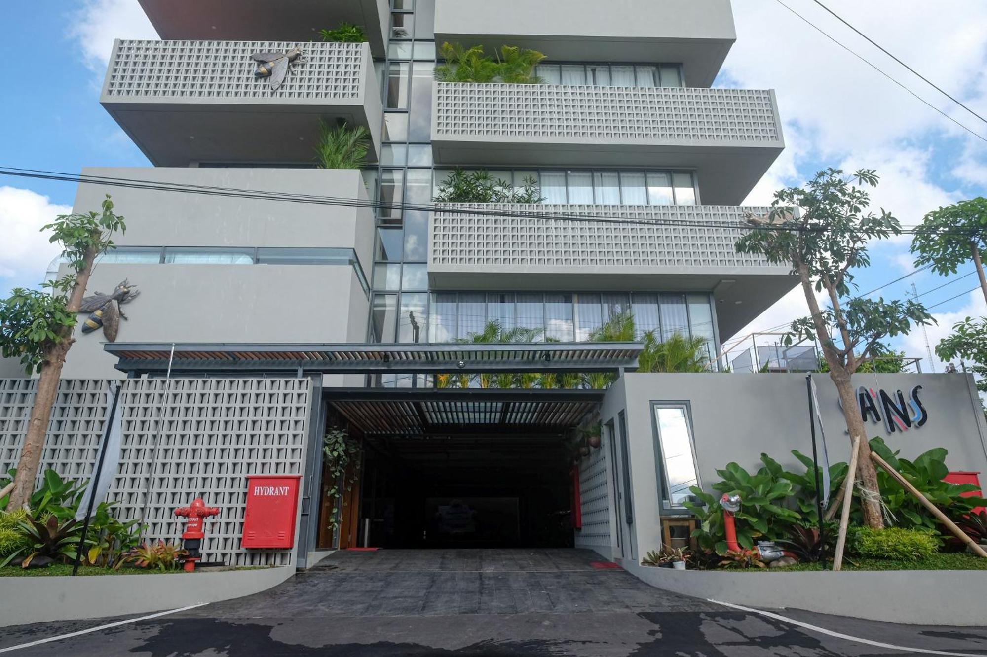 Sans Hotel Rg Living Jogja By Reddoorz Pakualaman Esterno foto