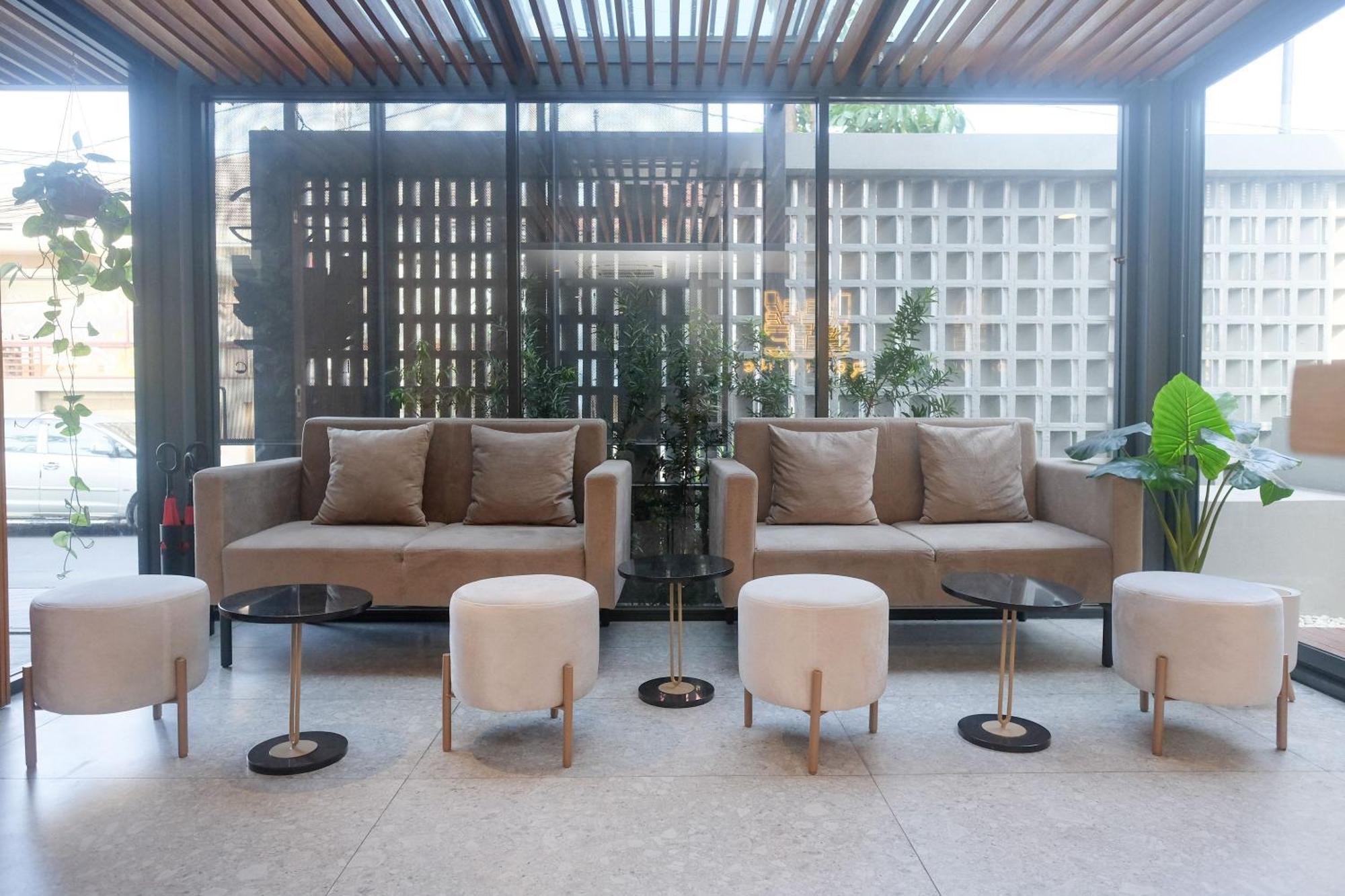 Sans Hotel Rg Living Jogja By Reddoorz Pakualaman Esterno foto