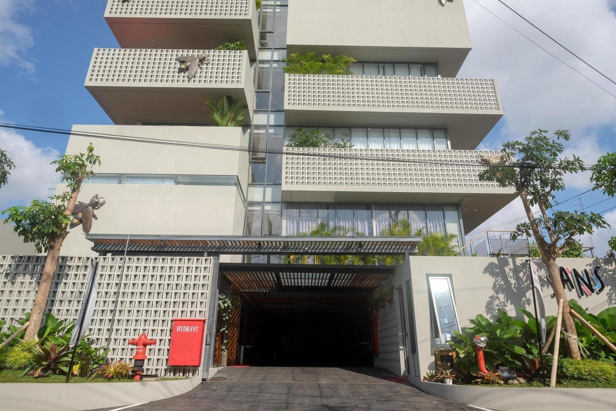 Sans Hotel Rg Living Jogja By Reddoorz Pakualaman Esterno foto