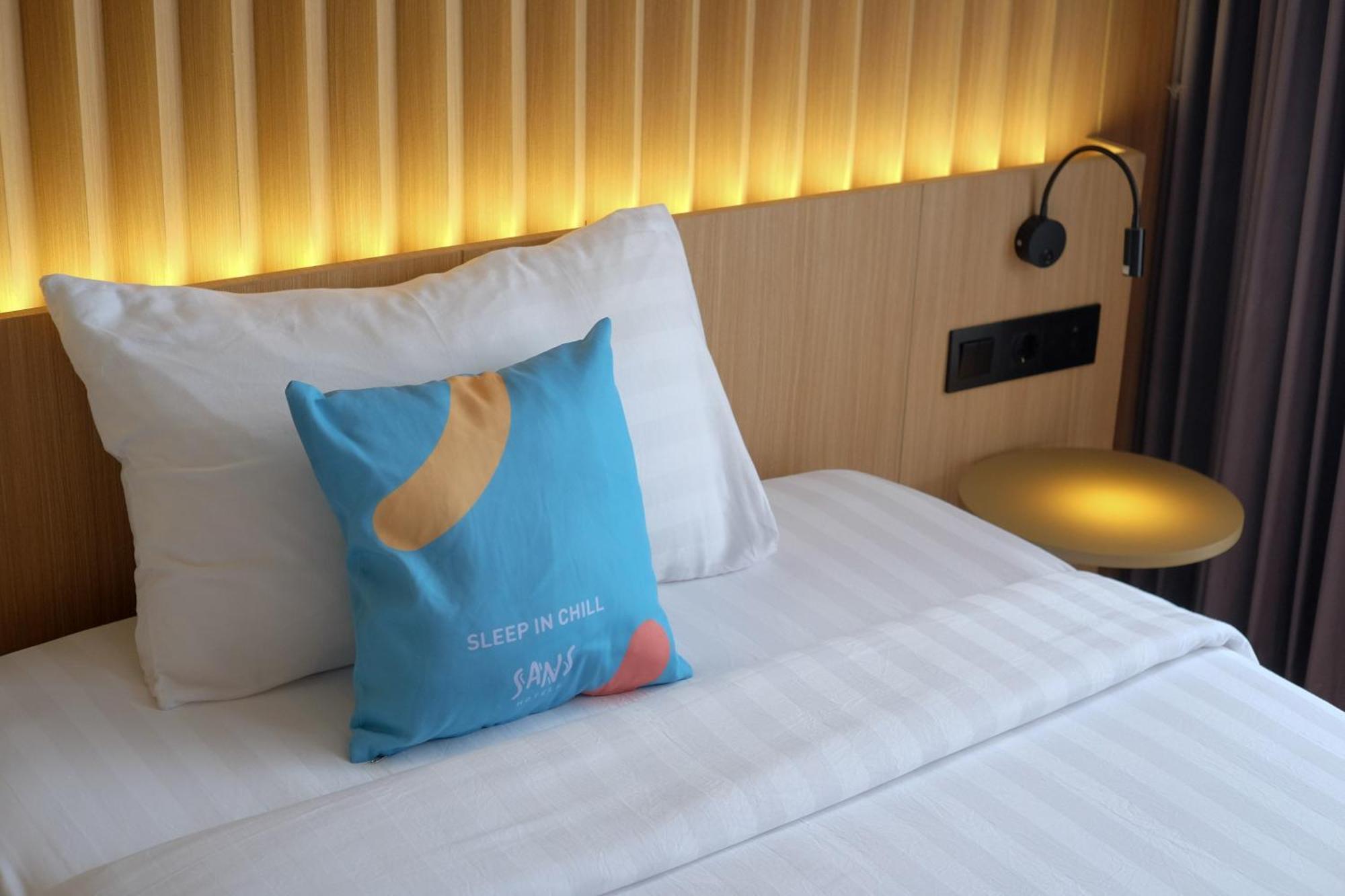 Sans Hotel Rg Living Jogja By Reddoorz Pakualaman Esterno foto