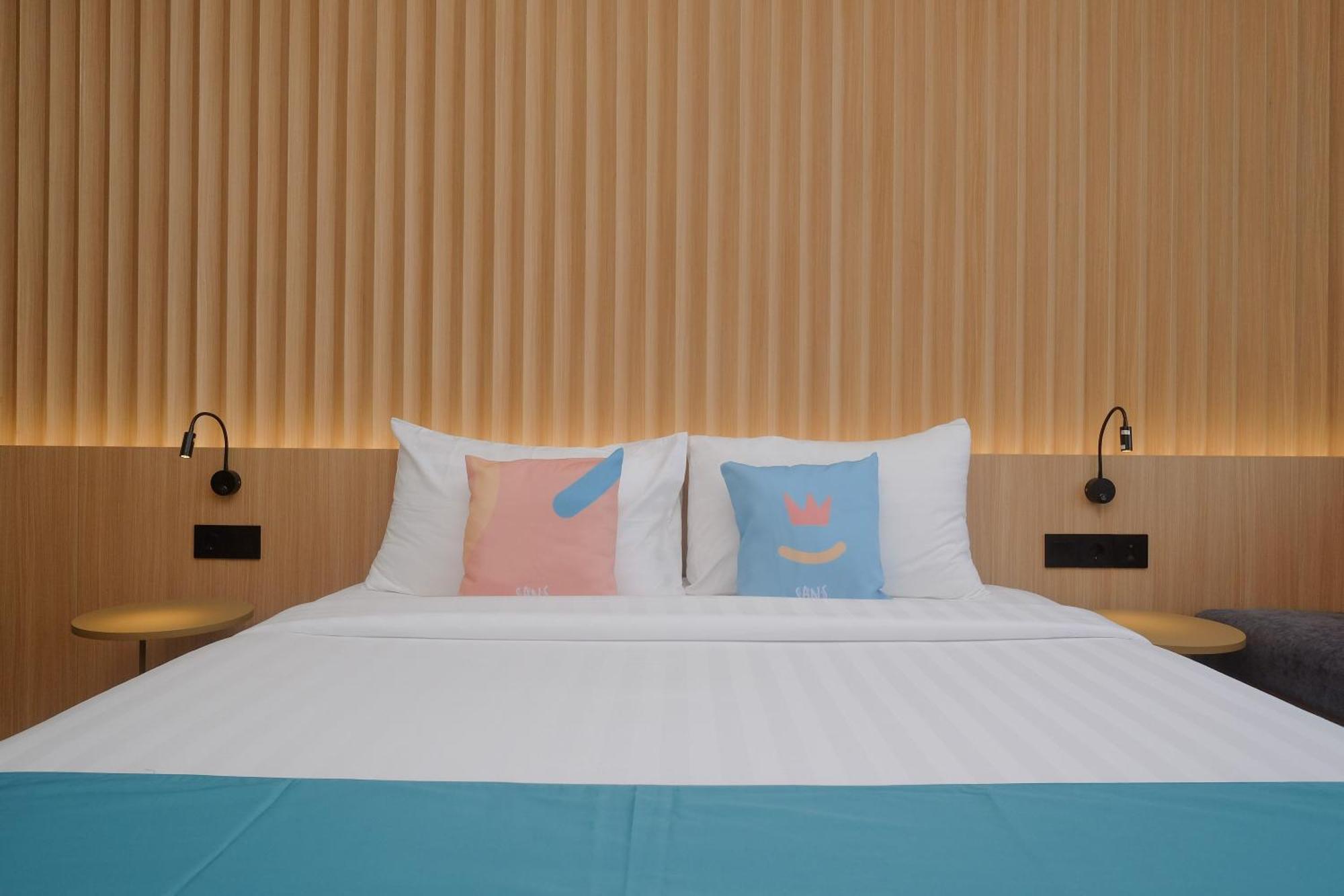 Sans Hotel Rg Living Jogja By Reddoorz Pakualaman Esterno foto